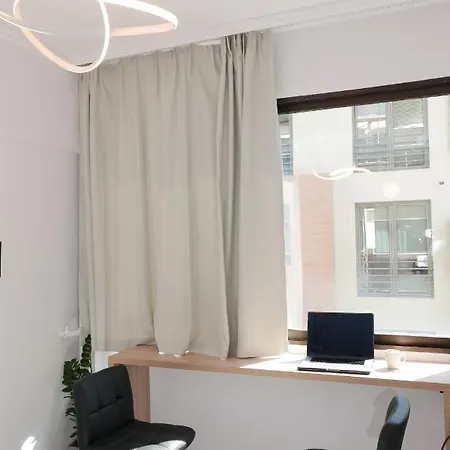 King's Gambit Apartman